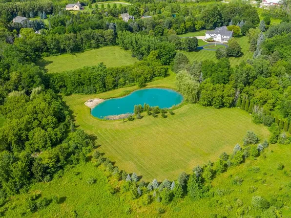 10523 West HAWTHORNE FARMS LANE, Mequon, WI 53097