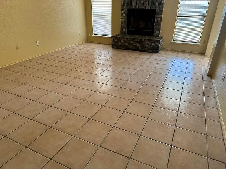 2404 Bluebonnet Dr — Photo 28