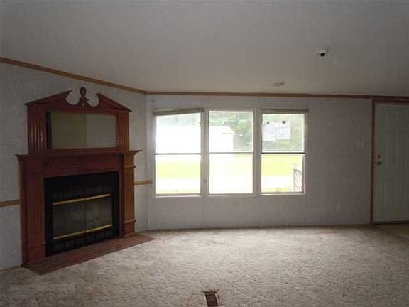 4th image of 204 Lealand Dr