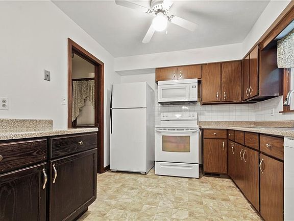 3rd image of 2064 Innwood Dr