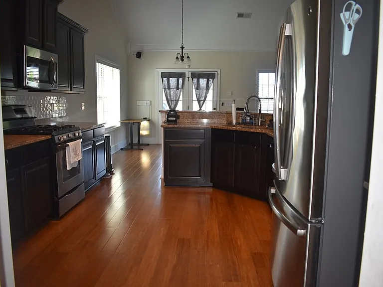 2190 Harborview Dr — Photo 6