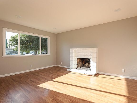 3rd image of 2987 Pettigrew Ct