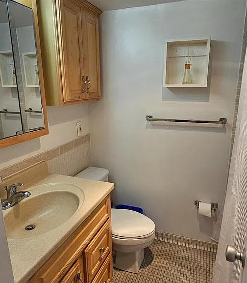 490 W St SE #M — Photo 7