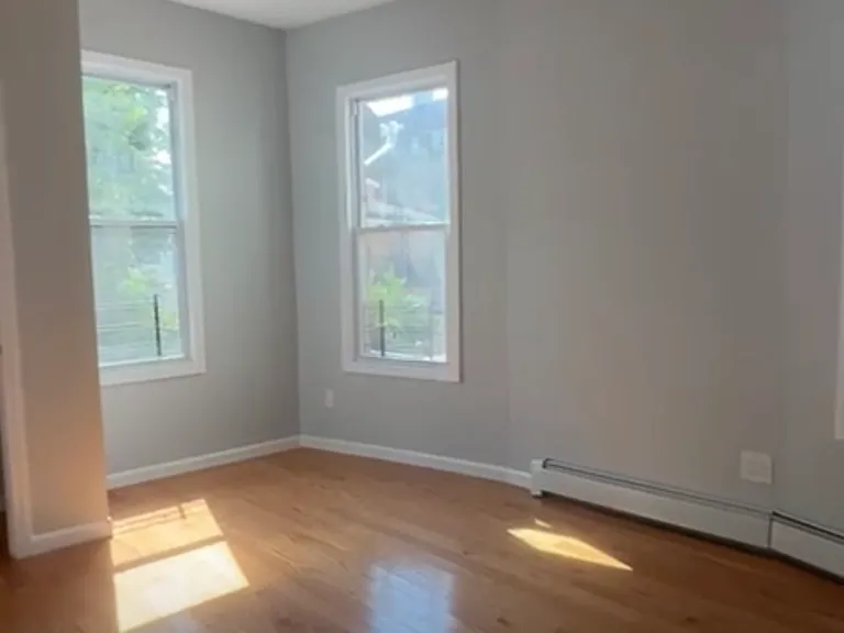 1690 Topping Ave #2 — Photo 5