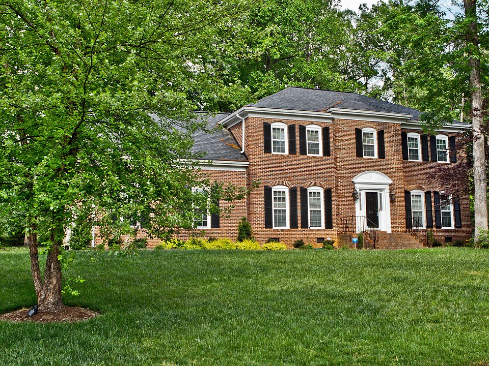 1st image of 191 Bridgeport Dr