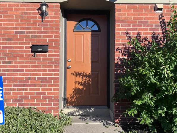 1102 Governors Dr, Fairfield, OH 45014