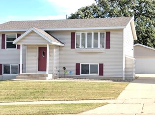 754 50th Ave NW, Rochester, MN 55901