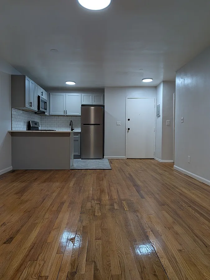 725 Scotland, orange, NJ — Photo 3