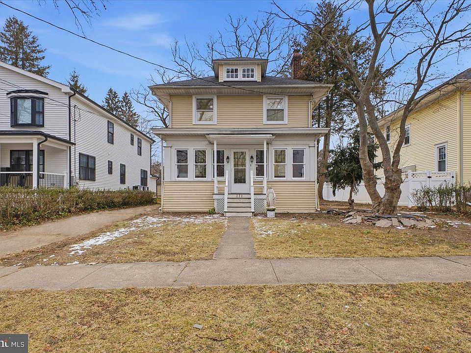 1st image of 771 Lake Dr