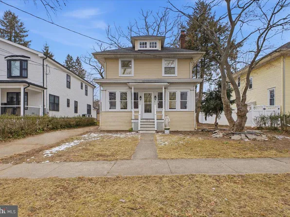 771 Lake Dr, Lawrence Township, NJ 08648