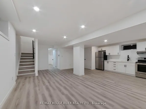 222B Hibbert Ave, Oshawa, ON L1J 1V3