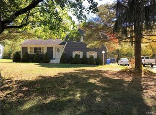 20 Bittersweet Ln, Hamden, CT 06518