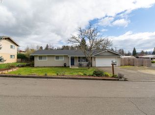 2015 NW Luth St, Roseburg, OR 97471