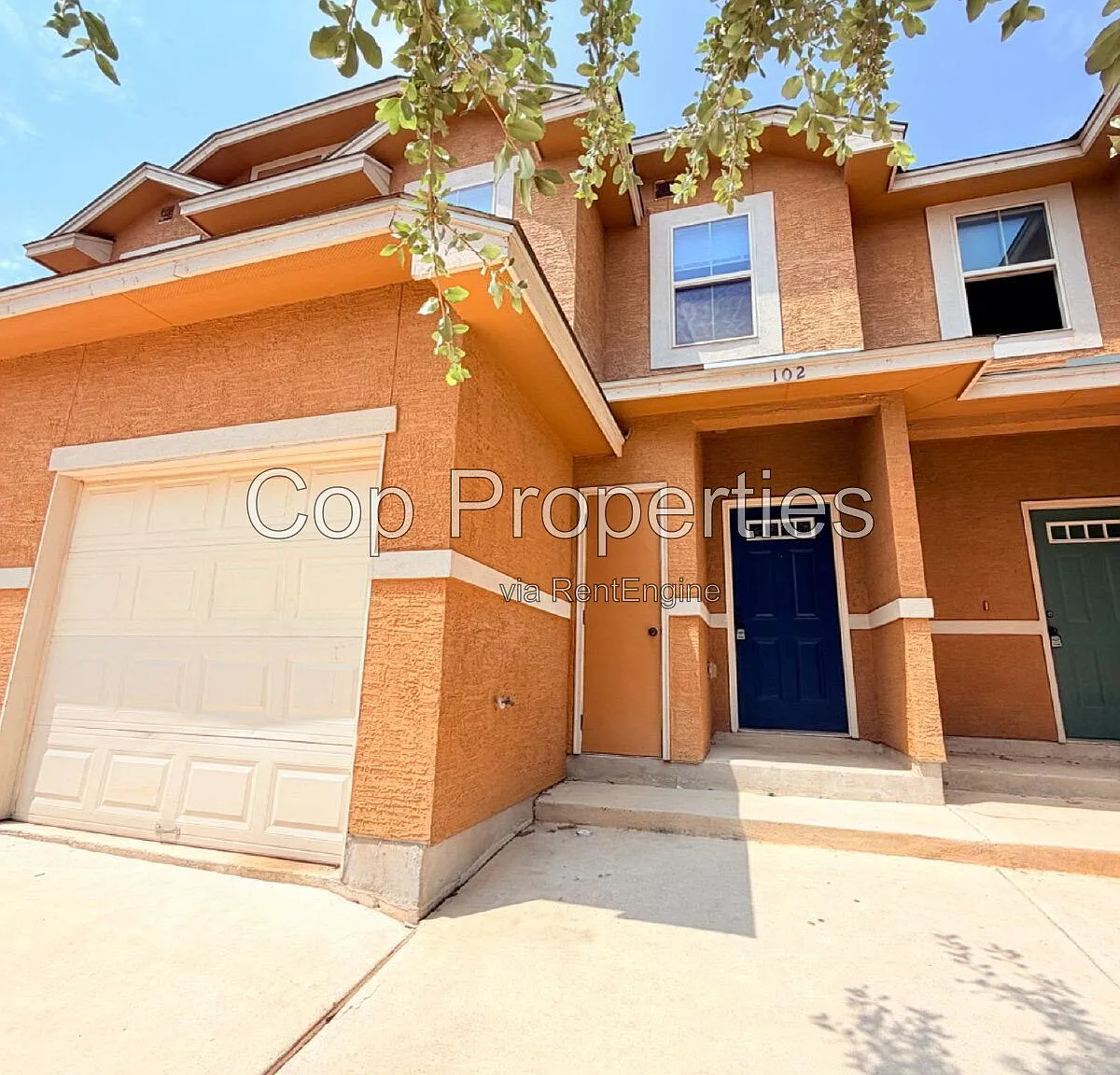 3 bed, 2.5 bath, 1219 sqft, $1,395 — Photo 2