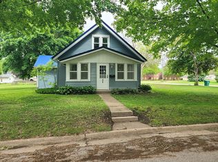 606 S Johnson St, Charles City, IA 50616