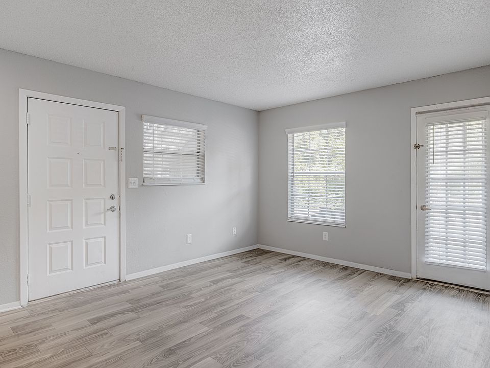 The Life at Highland Village Apartment Rentals Kansas City, MO Zillow