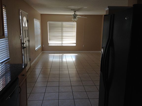 3rd image of 106 Shore Dr W