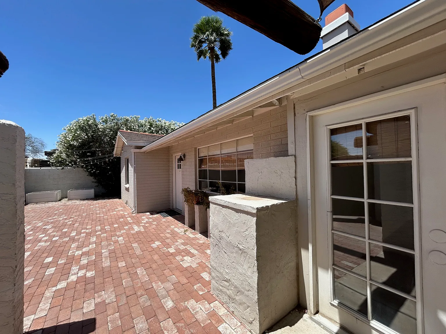 2 bed, 1170 sqft, $2,500 — Photo 2