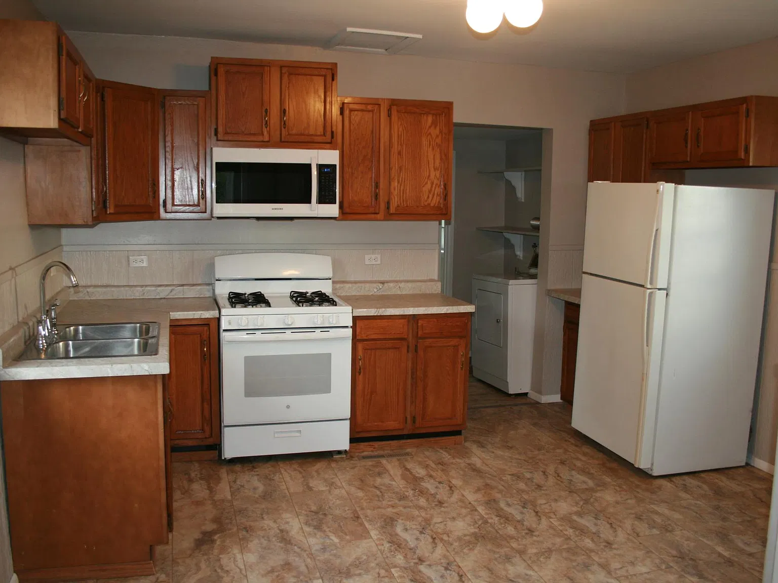1 bed, $895 — Photo 1