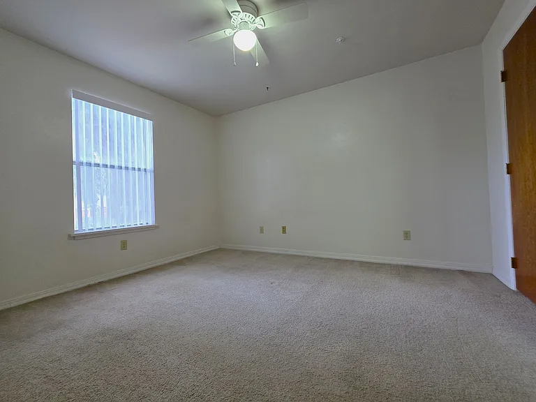 2360 SW Archer Rd #912 — Photo 12