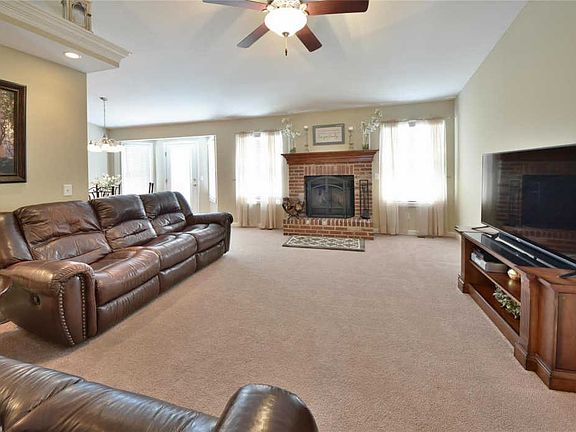 3rd image of 38 Rockport Ct