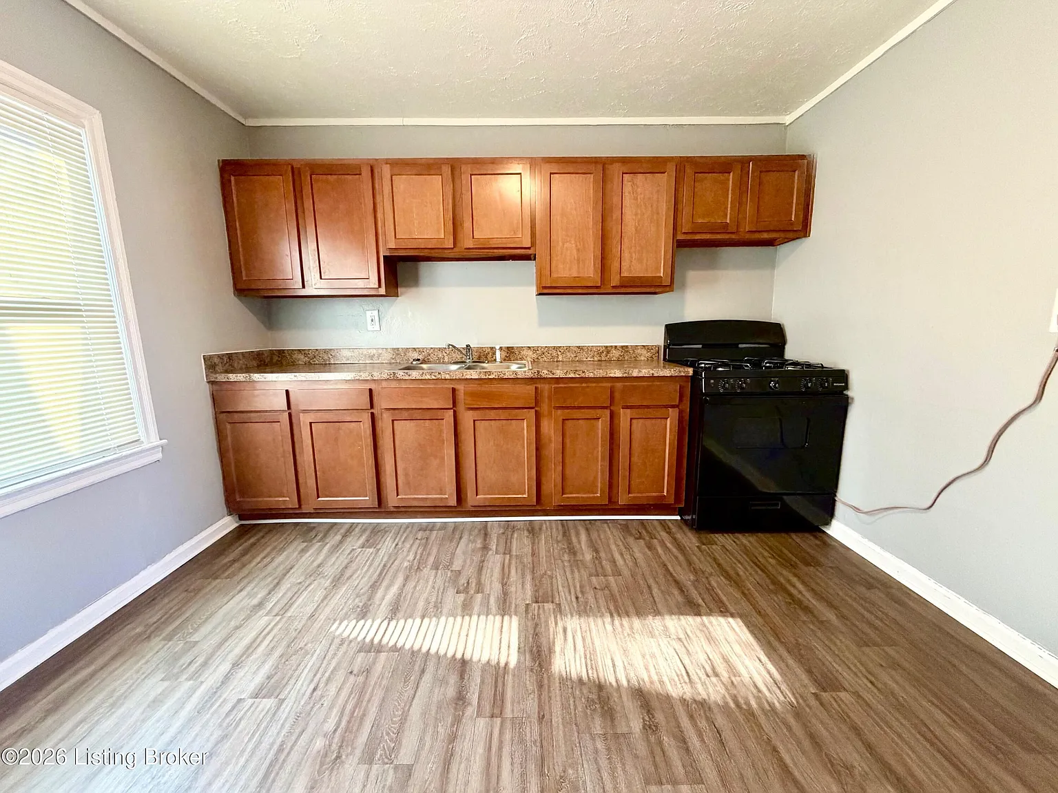 2 bed, 1.0 bath, 800 sqft, $675 — Photo 3