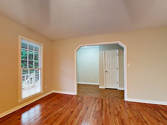 2nd image of 58 Bedford Ct