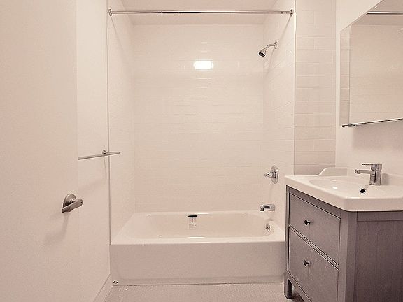 5th image of 315 Van Brunt St APT 4
