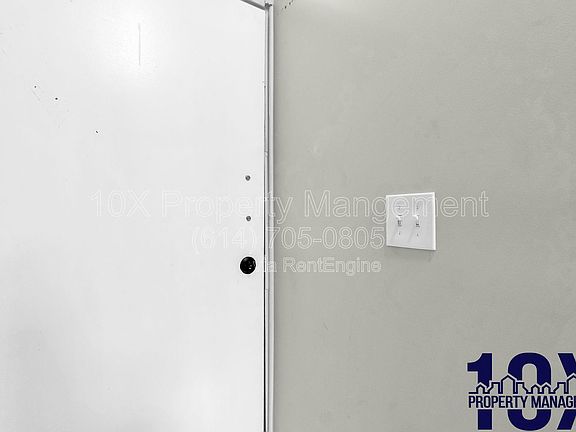 4th image of 1213 E Whittier St