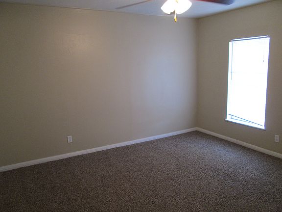 3rd image of 413 N Bishop St APT 2