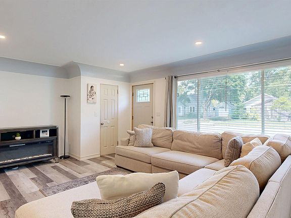 5th image of 3048 Dixie Ct
