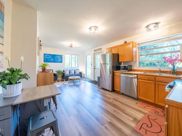 426 N Vista Ter, Otis, OR 97368