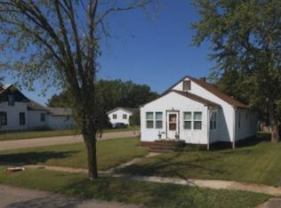 403 2nd St NE, Staples, MN 56479