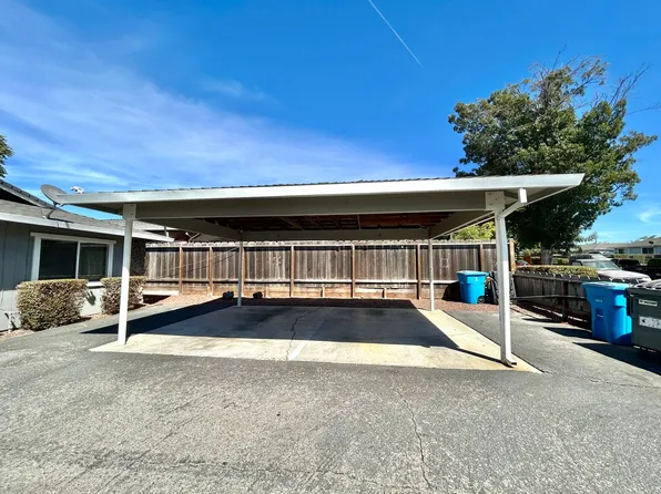 1040 Caputo Ct APT 4, Hollister, CA 95023