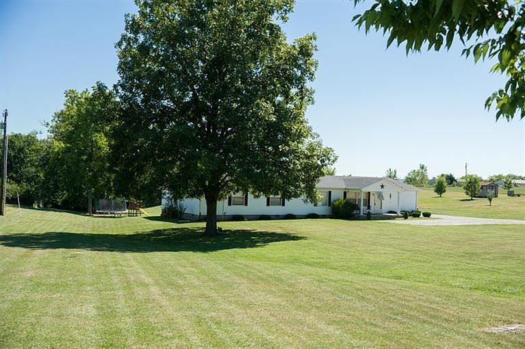 2nd image of 3211 New Lair Rd