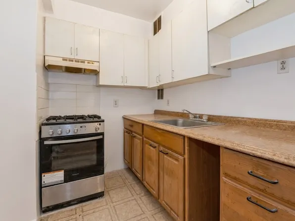 275 Webster Avenue image 8 of 8