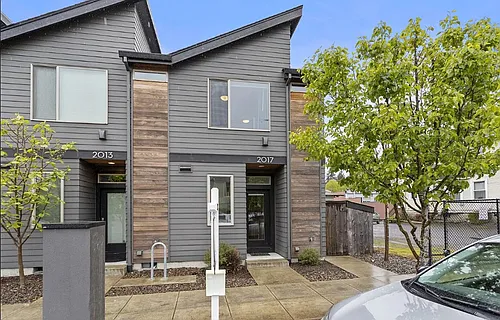 2017 SE Yamhill St Photo 1