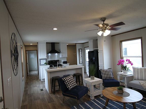 3rd image of 702 S Navigation Blvd #100