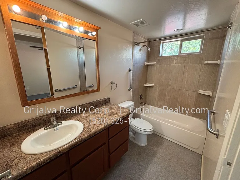 243 Missouri St — Photo 9