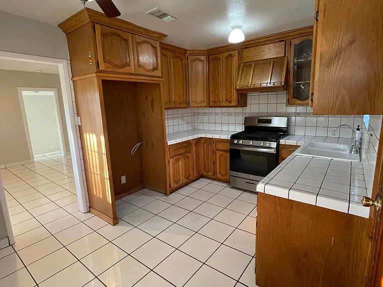 11909 Excelsior Dr — Photo 5