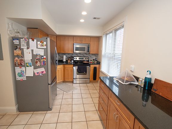 4th image of 1479 A St NE #1479