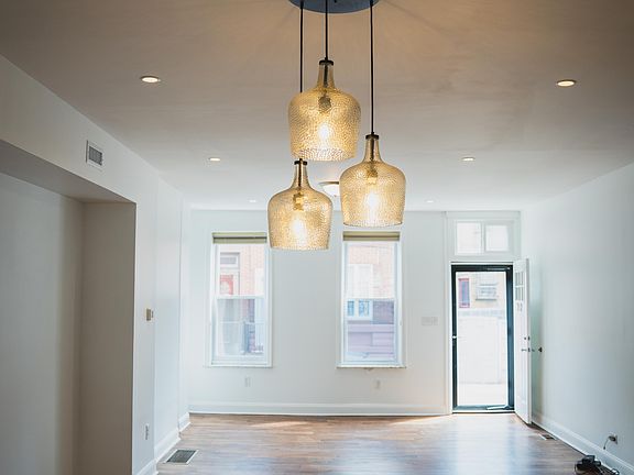 Beautiful chandelier in the dining room