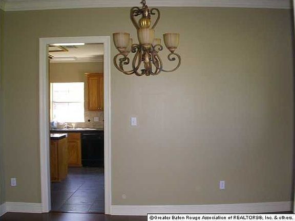 4th image of 16048 Acadia Dr