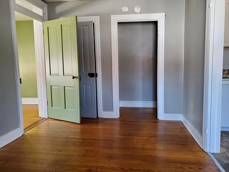 39 W King St #6 — Photo 6