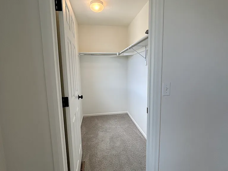 Guestroom 1 closet