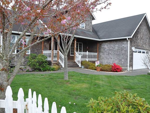 2nd image of 2709 Sea Crest Ave