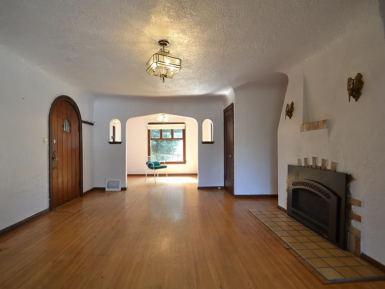 10039 Sand Point Way NE — Photo 5