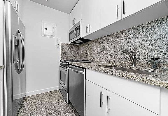 4th image of 1520 York Ave APT 24B