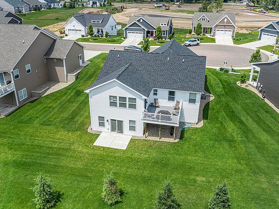 3rd image of 731 Janelle Ct