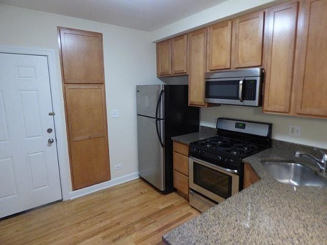 1st image of 2338 W Granville Ave